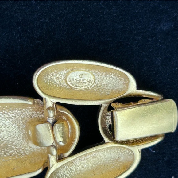 Vintage Givenchy Runway Link Brushed Matte Bracelet - Picture 8 of 10